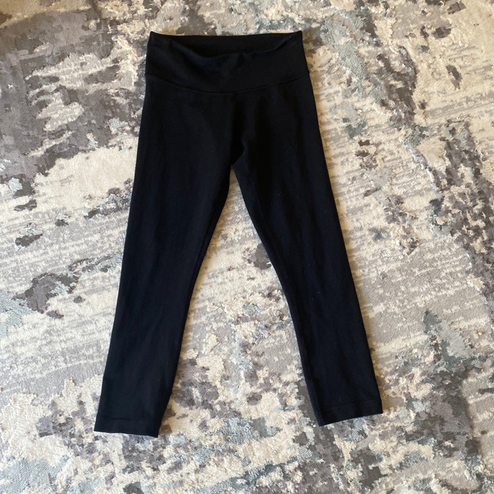 Used Lululemon Wunder Under Cropped Yoga Pants
